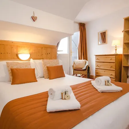 Hotel Rond Point D Arbois 2*