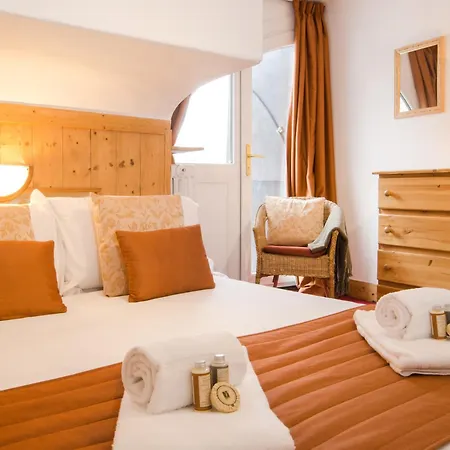 Rond Point D Arbois Hotel 2*